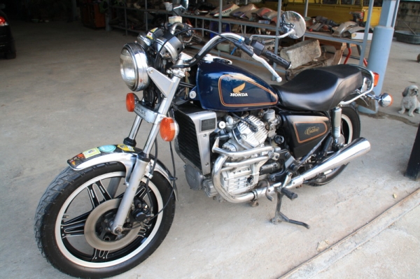 ขาย GL 400 รถประกวดเดิม สภาพสวย เครื่องดี ขับกลับได้เลย ทะเบียนแท้ ขาย GL 400 รถประกวดเดิม สภาพสวย เครื่องดี ขับกลับได้เลย ทะเบียนแท้