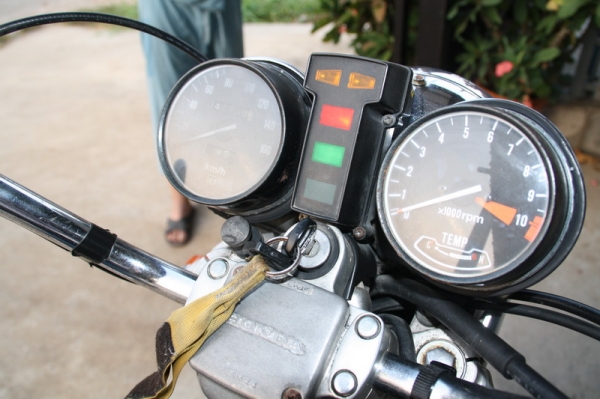 ขาย GL 400 รถประกวดเดิม สภาพสวย เครื่องดี ขับกลับได้เลย ทะเบียนแท้ ขาย GL 400 รถประกวดเดิม สภาพสวย เครื่องดี ขับกลับได้เลย ทะเบียนแท้