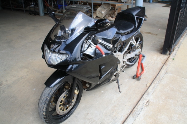 ขาย GSX 400 R3 เครื่องดี แฟริ่งแต่ง ทะเบียนเต็ม พร้อมโอน 48000 ต่อรองได้