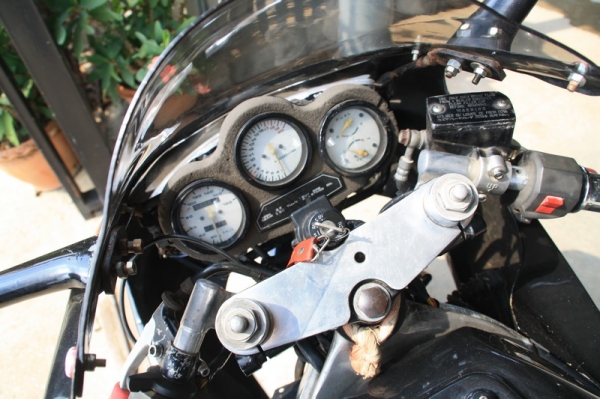 ขาย GSX 400 R3 เครื่องดี แฟริ่งแต่ง ทะเบียนเต็ม พร้อมโอน 48000 ต่อรองได้