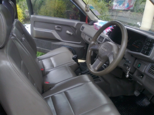 ขาย ISUZU 2.5 SPARK EX สีเขียว ปี 1995