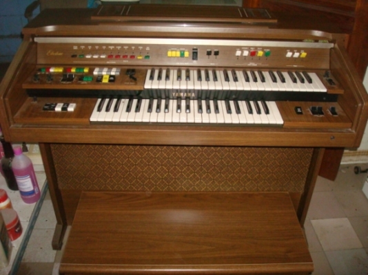 ขออนุญาต พี่เสือครับผม ขอขายเปียโน ได้มาเล่นไม่เป็น ขายถูกๆๆๆๆ 8,000 บาท ขาดตัว ของดีเล่นได้