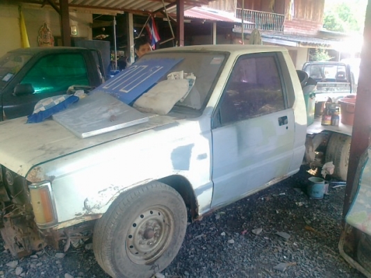 ขายแอล200ไม่ทราบปี อุปกรเกือบครบ น่าจะประมาณปี94ดูจาก แผงคอลโซลสภาพตามรูป รถเอามาทำสีแต่ช่างทำไม่ทันงานเยอะเจ้าของรอไม่ไหวจะขอขายสภาพนี้มาเอาเองรถขี่ได้ปกติรับประกันเอาแบตมาใส่ใช้ได้เลยแบตอาจจะมีต้องหา(ขายราคานี้เท่านั้นต่อราคาไม่ต้องโทร)