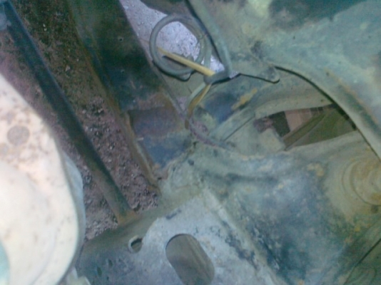 บิ๊กเอ็มปี94รถสีไม่สวย คัสซีมาแตก1จุด ที่ห้องเครื่องที่ยึดดุมล้อตามรูป นอกนั้นสวยทั้งเส้น เครื่องดีขี่ดีราคานี้ก่อนทำสีนะคับ75000ราคานี้เท่านั้น