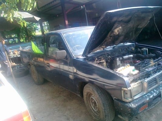 บิ๊กเอ็มปี94รถสีไม่สวย คัสซีมาแตก1จุด ที่ห้องเครื่องที่ยึดดุมล้อตามรูป นอกนั้นสวยทั้งเส้น เครื่องดีขี่ดีราคานี้ก่อนทำสีนะคับ75000ราคานี้เท่านั้น