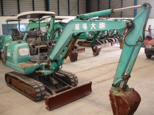 ขายด่วนราคาถูก รถแบคโฮ KOMATSU  MINI PC30-7 SN : 19564  สภาพพร้อมใช้งาน. สนใจของดีราคาถูกคลิกเลยค่ะ