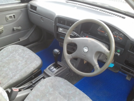 ืNissan NV Queen CAB