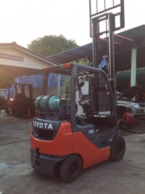 ขาย ฟอล์คลิฟต์ 1.5 ตัน TOYOTA 8FG15 LPG   AUTO  รถรุ่นใหม่ล่าสุด