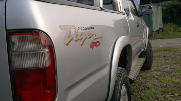 ขายไทเกอร์ 4WD เครื่อง5L 3000cc ไมล์น้อย สีเดิมทั้งลำ ลองดูครับ!