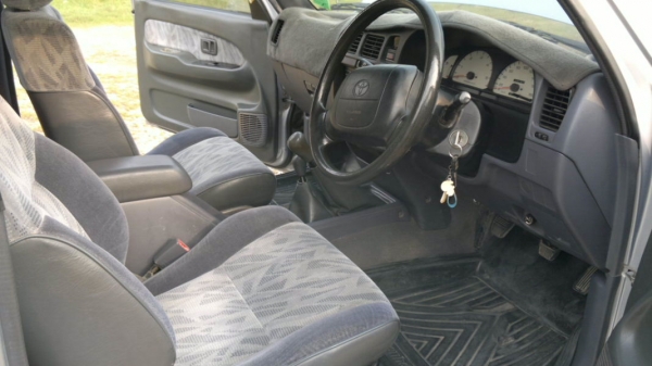 ขายไทเกอร์ 4WD เครื่อง5L 3000cc ไมล์น้อย สีเดิมทั้งลำ ลองดูครับ!