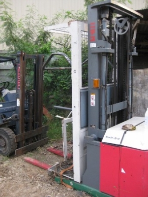 ขาย-รถยกไฟฟ้า พร้อมแมนลิฟต์ ยี่ห้อ NICHIYU: RBS-40-350 เสาสูง 4-6 เมตร