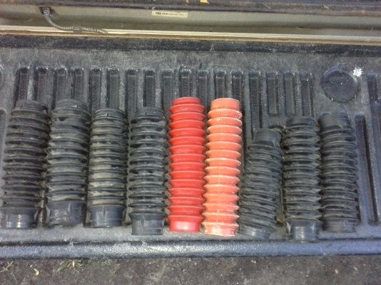 ยางกันฝุ่นโช๊ค  สวยๆ ยังไม่ได้ใส่ ฝุ่นจับหน่อย