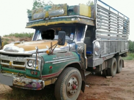 ISUZU TX 175 HP 6BG1 รถหัวยาวสิบล้อเพลาเดียว กระบะไม้คอกสูงเกษตรสภาพดีมาก เครื่องดี ช่วงล่างแน่น เฟืองท้ายใหญ่ของ FUSO ยางสภาพดี 70\% พร้อมใช้งาน เอกสารทะเบียนครบถูกต้องพร้อมโอนครับ