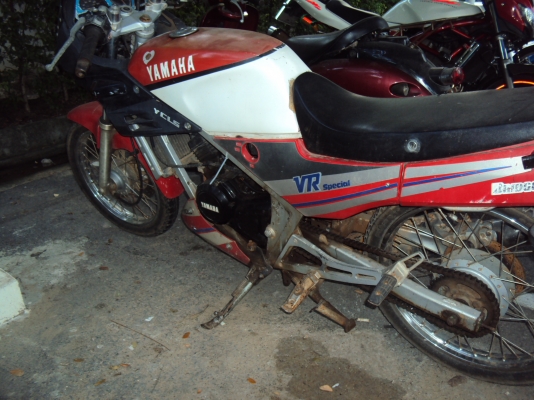 ขายรถยามาฮ่า vr 150มีทะเบียน ชุดโอนบัตรหมดอายุ เครื่องดี สนใจติดต่อสรกฤช 081-8478107