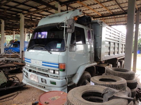ISUZU FVM หัวเดิม เครื่องเดิม รถสิบล้อดั้มเพลาเดียวค่ะ ISUZU FVM หัวเดิม เครื่องเดิม รถสิบล้อดั้มเพลาเดียวค่ะ