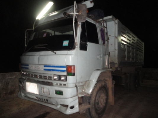ISUZU FVM หัวเดิม เครื่องเดิม รถสิบล้อดั้มเพลาเดียวค่ะ ISUZU FVM หัวเดิม เครื่องเดิม รถสิบล้อดั้มเพลาเดียวค่ะ