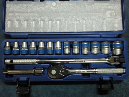 ประแจบ๊อกชุด 4หุน ยี่ห้อ OUDI TOOLS 17 ชิ้น ประแจบ๊อกชุด 4หุน ยี่ห้อ OUDI TOOLS 17 ชิ้น