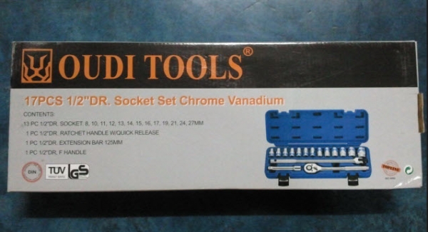 ประแจบ๊อกชุด 4หุน ยี่ห้อ OUDI TOOLS 17 ชิ้น