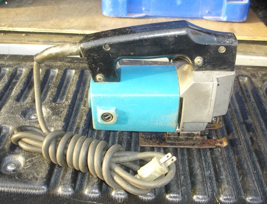 เลื่อยฉลุไฟฟ้า ยี่ห้อ makita รุ่น 4300BA 390 วัตต์