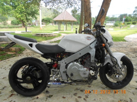 ขาย CBR 400 ปี แต่งสตั้น เครื่องเทพครับ