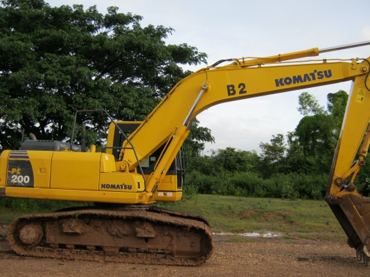 ขายรถแบคโฮ โคมัทสุ pc200-8  มีสองคัน