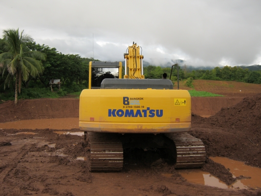 ขายรถแบคโฮ โคมัทสุ pc200-8  มีสองคัน