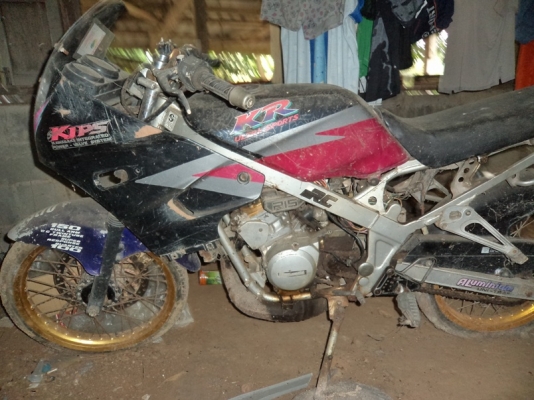 ขาย KR 150  ตามสภาพ เครื่องไม่ติด ปั้มเบรกหลังไม่มี 0812541444