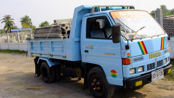 ขายหกล้อดั้ม NKR แท้ห้างไทย ไปสมุทรสาคร แล้ว