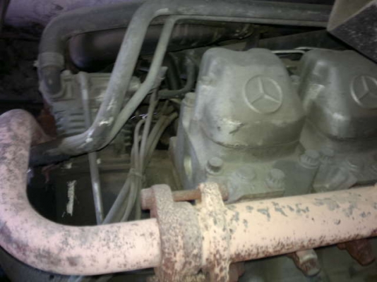 รถเบนซ์  10 ล้อ 2631 หัวลาก  370 แรงม้า  ( ขายเฉพาะหัว   มีขาย 2  คัน )  สนใจติดต่อ 081-6079515