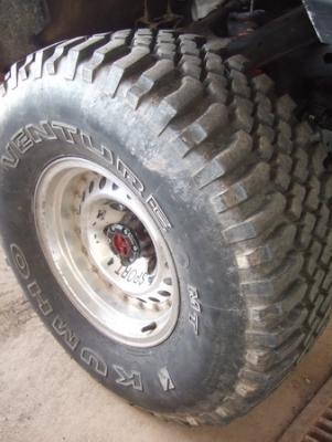 ยาง mud 33 พร้อมล้อขอบ 15