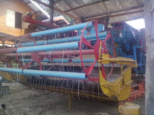 ขายรถเกี่ยวข้าวไทยเจริญ อุ้ม2.5ตัน เครื่องHINO JO8C เทอร์โบ ปั๊มไดกิ่น23