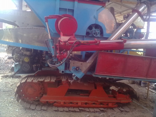 ขายรถเกี่ยวข้าวไทยเจริญ อุ้ม2.5ตัน เครื่องHINO JO8C เทอร์โบ ปั๊มไดกิ่น23