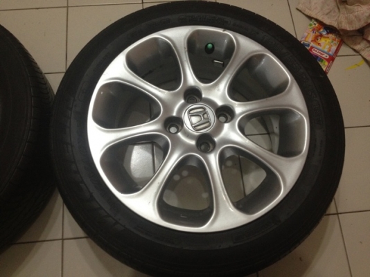 ขายแม็กซ์เดิม Honda Jazz ขอบ15 4รู100+ยางปี08 ราคา 5500 บ.