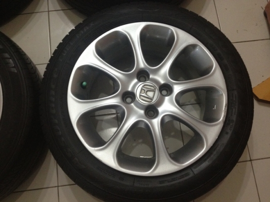 ขายแม็กซ์เดิม Honda Jazz ขอบ15 4รู100+ยางปี08 ราคา 5500 บ.