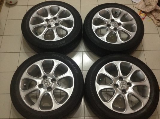 ขายแม็กซ์เดิม Honda Jazz ขอบ15 4รู100+ยางปี08 ราคา 5500 บ.