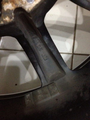 ขายแม็กซ์มือ2 ล้อกล้วย ขอบ15 กว้าง7 ออฟ 35 4/100+ ยางปี09 ราคา9,900 บาท