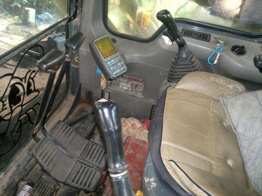 ขายรถแม็คโคร KOMATSU รุ่น PC 200-6 SERIAL 87044  เล่มทะเบียน