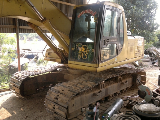 ขายรถแม็คโคร KOMATSU รุ่น PC 200-6 SERIAL 87044  เล่มทะเบียน