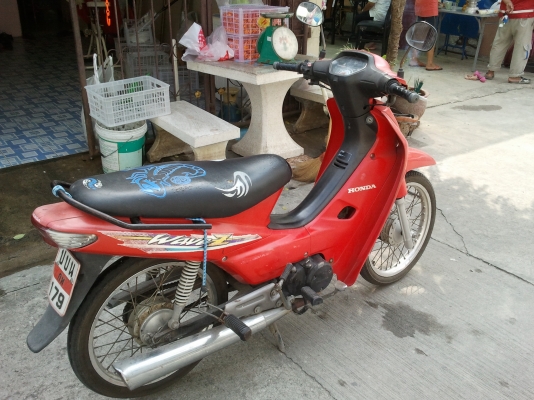 ขายเวฟ z ราคา 7,800 บาท ติดต่อคุณเอ๋ รามอินทราซอย 5 โทร. 086-3821939