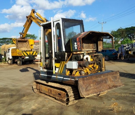 ขาย komatsu pc30-3   นำเข้า