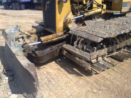 ขายด่วนรถดัน KOMUTSU D20A-6 พร้อมใช้ ขายด่วนรถดัน KOMUTSU D20A-6 พร้อมใช้