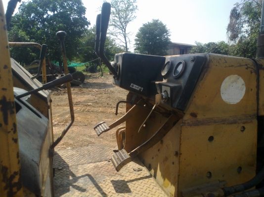 ขายด่วนรถดัน KOMUTSU D20A-6 พร้อมใช้ ขายด่วนรถดัน KOMUTSU D20A-6 พร้อมใช้