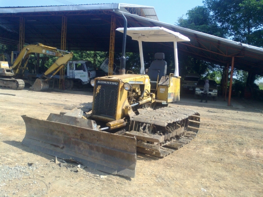 ขายด่วนรถดัน KOMUTSU D20A-6 พร้อมใช้