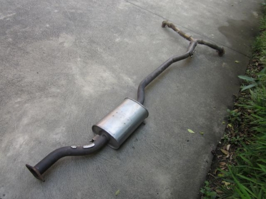 ท่อพัก Mazda แท้(มือสอง) ไม่ทราบรุ่น สภาพดี พร้อมใช้งาน ท่อพัก Mazda แท้(มือสอง) ไม่ทราบรุ่น สภาพดี พร้อมใช้งาน