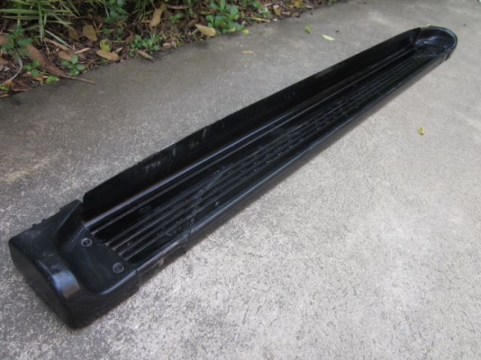 บันไดข้างมือสอง มีข้างเดียว ไม่ทราบยี่ห้อและไม่ทราบรุ่น ความยาวประมาณ 1.82 ม. บันไดข้างมือสอง มีข้างเดียว ไม่ทราบยี่ห้อและไม่ทราบรุ่น ความยาวประมาณ 1.82 ม.