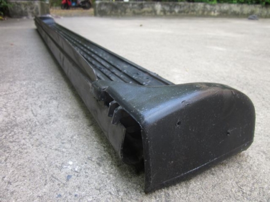 บันไดข้างมือสอง มีข้างเดียว ไม่ทราบยี่ห้อและไม่ทราบรุ่น ความยาวประมาณ 1.82 ม. บันไดข้างมือสอง มีข้างเดียว ไม่ทราบยี่ห้อและไม่ทราบรุ่น ความยาวประมาณ 1.82 ม.