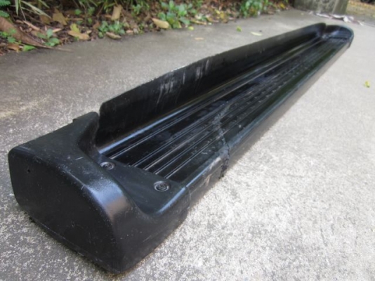 บันไดข้างมือสอง มีข้างเดียว ไม่ทราบยี่ห้อและไม่ทราบรุ่น ความยาวประมาณ 1.82 ม. บันไดข้างมือสอง มีข้างเดียว ไม่ทราบยี่ห้อและไม่ทราบรุ่น ความยาวประมาณ 1.82 ม.