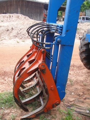 คีบหลัง FORD 6600 เจ้าของขายเอง รถพร้อมทำงาน