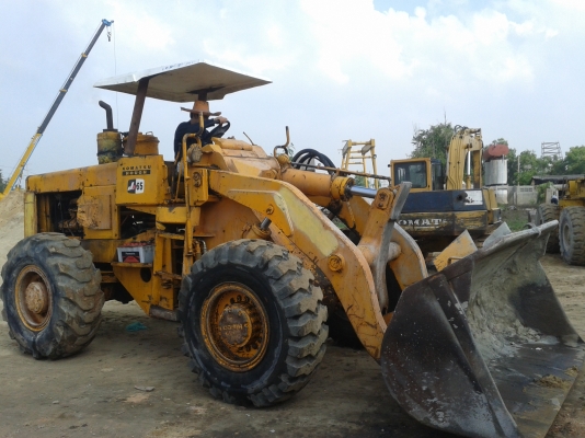 ขายรถตักล้อยาง 2คัน เอวอ่อนคันใหญ่บุ้งกี๋2.5คิวพร้อมใช้งานยี่ห้อ komatsu jh65และkawazaki k700ทั้ง2คันขาย790000ครับ