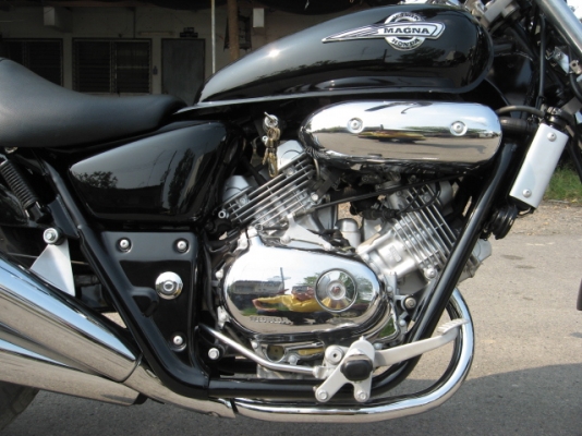 HONDA MAGNA V250 ของสารวัตรสืบสวน ที่ร้อยเอ็ดสั่งประกอบเสร็จแล้วครับ